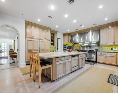 915 N Rexford Drive - Photo Thumbnail 16