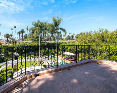 915 N Rexford Drive - Photo Thumbnail 40