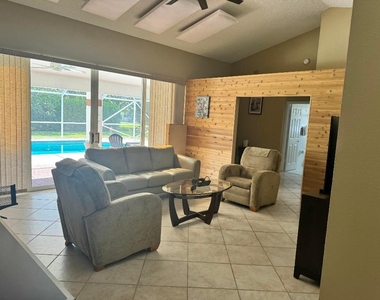 2937 Se Cates Circle - Photo Thumbnail 16