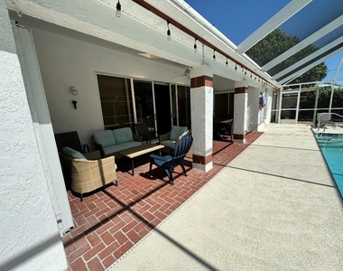 2937 Se Cates Circle - Photo Thumbnail 4