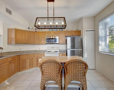 11023 Legacy Lane - Photo Thumbnail 18