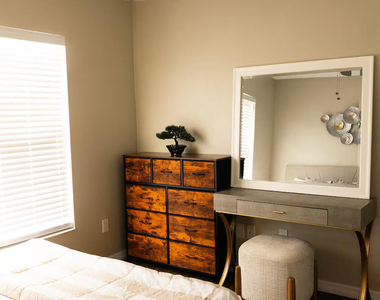 108 Lacosta Lane - Photo Thumbnail 12