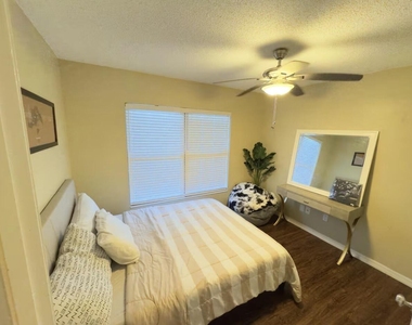 108 Lacosta Lane - Photo Thumbnail 1