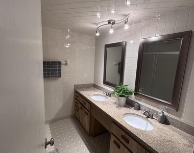 108 Lacosta Lane - Photo Thumbnail 4