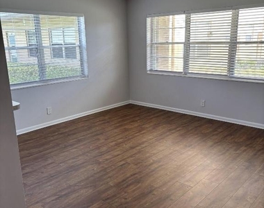 311 Andover M - Photo Thumbnail 3