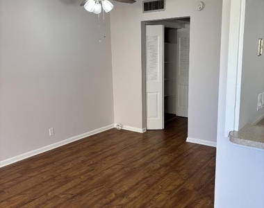 311 Andover M - Photo Thumbnail 4