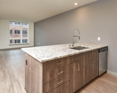 520 Terry Avenue - Photo Thumbnail 12