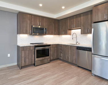 520 Terry Avenue - Photo Thumbnail 8