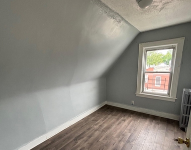 624 East 26th Street - Photo Thumbnail 5