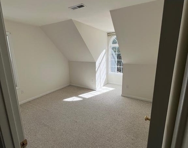 921 S Talbot Street - Photo Thumbnail 3