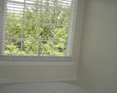 6005 Namozine Court - Photo Thumbnail 7