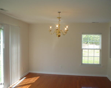 6005 Namozine Court - Photo Thumbnail 2
