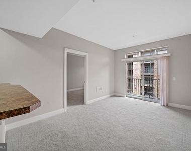 2000 Fountainview Circle - Photo Thumbnail 5