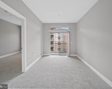 2000 Fountainview Circle - Photo Thumbnail 4