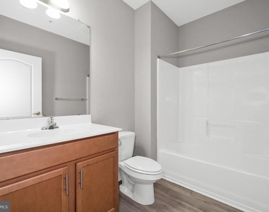 2000 Fountainview Circle - Photo Thumbnail 14