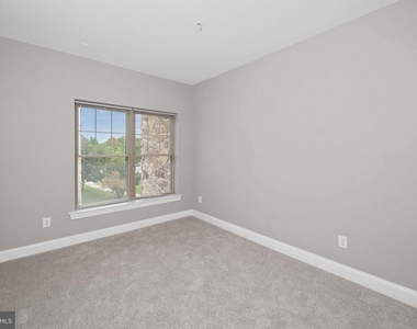 2000 Fountainview Circle - Photo Thumbnail 13
