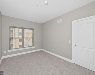 2000 Fountainview Circle - Photo Thumbnail 12