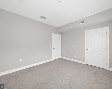 3000 Fountainview Circle - Photo Thumbnail 10