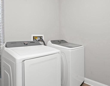 3000 Fountainview Circle - Photo Thumbnail 16