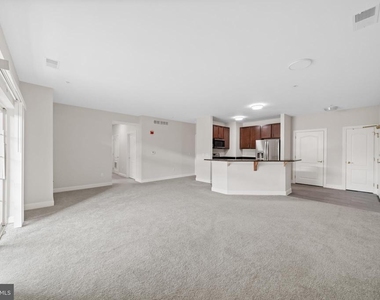 3000 Fountainview Circle - Photo Thumbnail 5