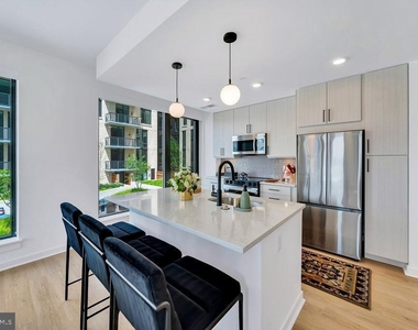 113 Potomac Avenue Sw - Photo Thumbnail 7