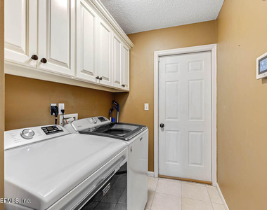 332 Maplewood Drive - Photo Thumbnail 24