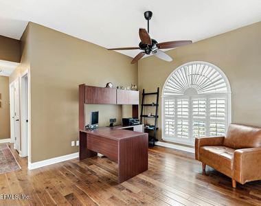 332 Maplewood Drive - Photo Thumbnail 5