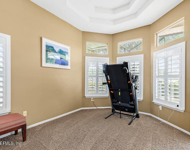 332 Maplewood Drive - Photo Thumbnail 15