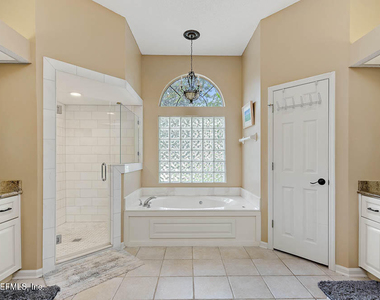 332 Maplewood Drive - Photo Thumbnail 17