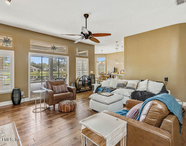 332 Maplewood Drive - Photo Thumbnail 12