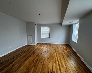 1337 W Fargo Avenue - Photo Thumbnail 6