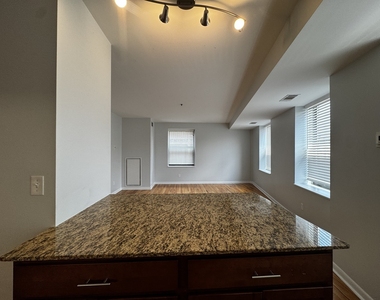 1337 W Fargo Avenue - Photo Thumbnail 4