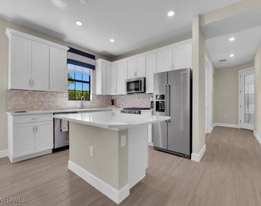 11694 Canal Grande Drive - Photo Thumbnail 8
