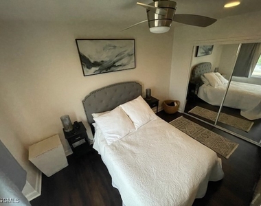 2350 W 1st Street - Photo Thumbnail 9
