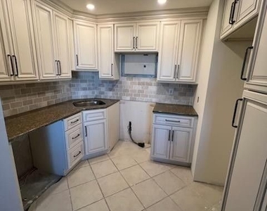 2350 W 1st Street - Photo Thumbnail 10