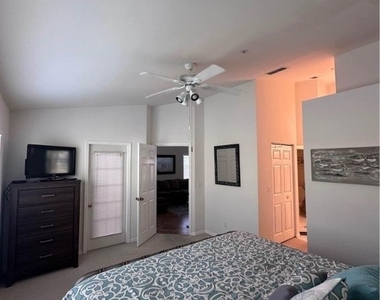 12061 Summergate Circle - Photo Thumbnail 7