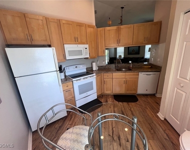 12061 Summergate Circle - Photo Thumbnail 4