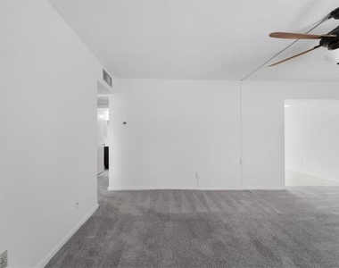 339 Joel Boulevard - Photo Thumbnail 3