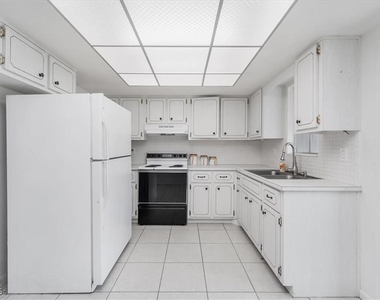 339 Joel Boulevard - Photo Thumbnail 19