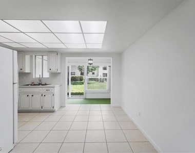 339 Joel Boulevard - Photo Thumbnail 17