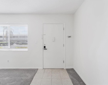 339 Joel Boulevard - Photo Thumbnail 2