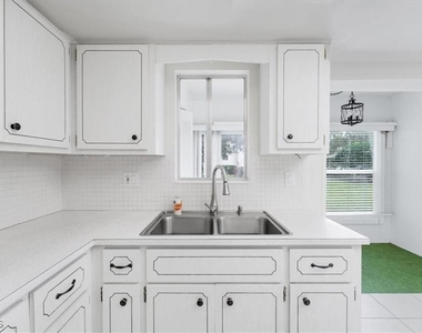 339 Joel Boulevard - Photo Thumbnail 21