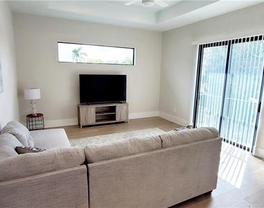 511 91st Avenue N - Photo Thumbnail 15