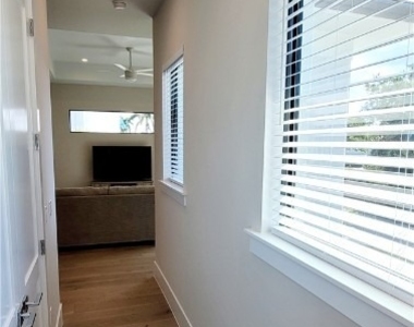 511 91st Avenue N - Photo Thumbnail 14