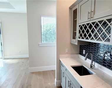 511 91st Avenue N - Photo Thumbnail 17