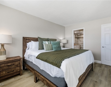 8350 Estero Boulevard - Photo Thumbnail 5