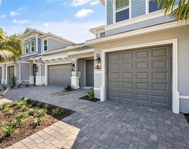 2640 Seychelles Circle - Photo Thumbnail 1