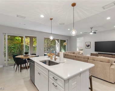 2640 Seychelles Circle - Photo Thumbnail 14