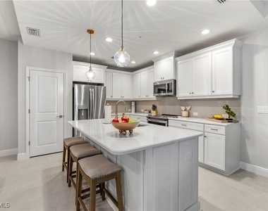 2640 Seychelles Circle - Photo Thumbnail 11
