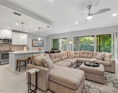 2640 Seychelles Circle - Photo Thumbnail 6